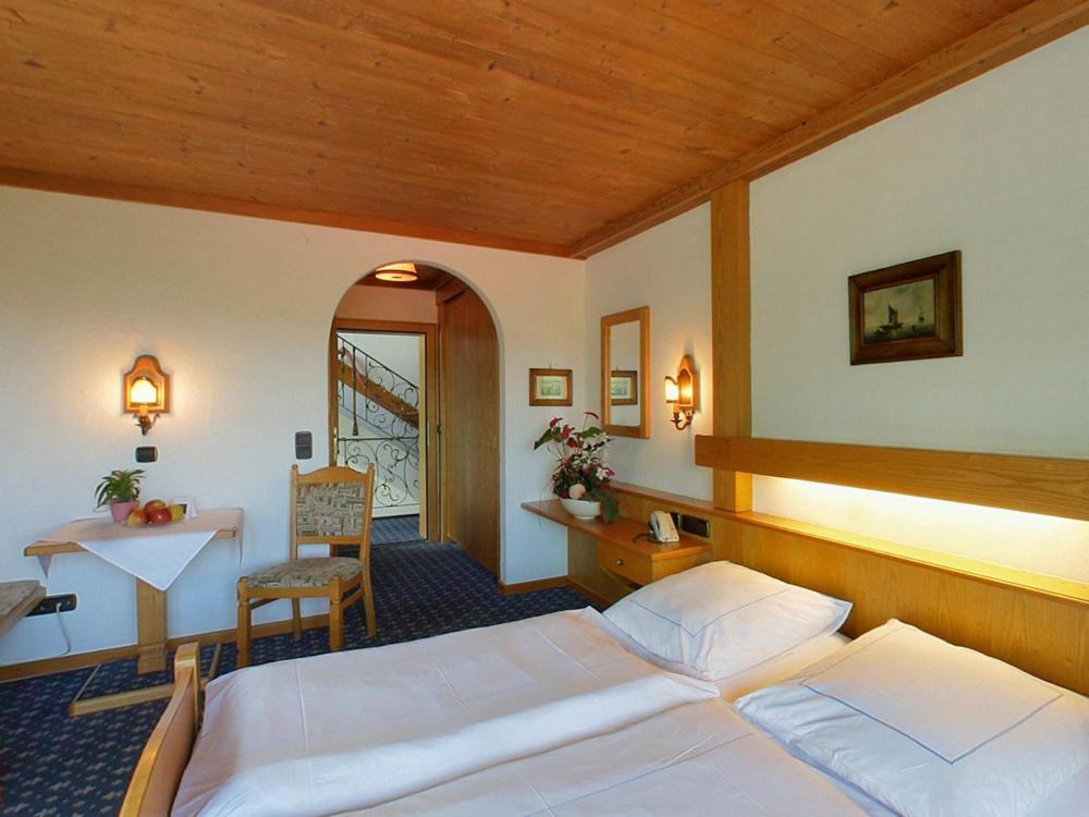 Hotel Alpina Hagnau Cameră foto