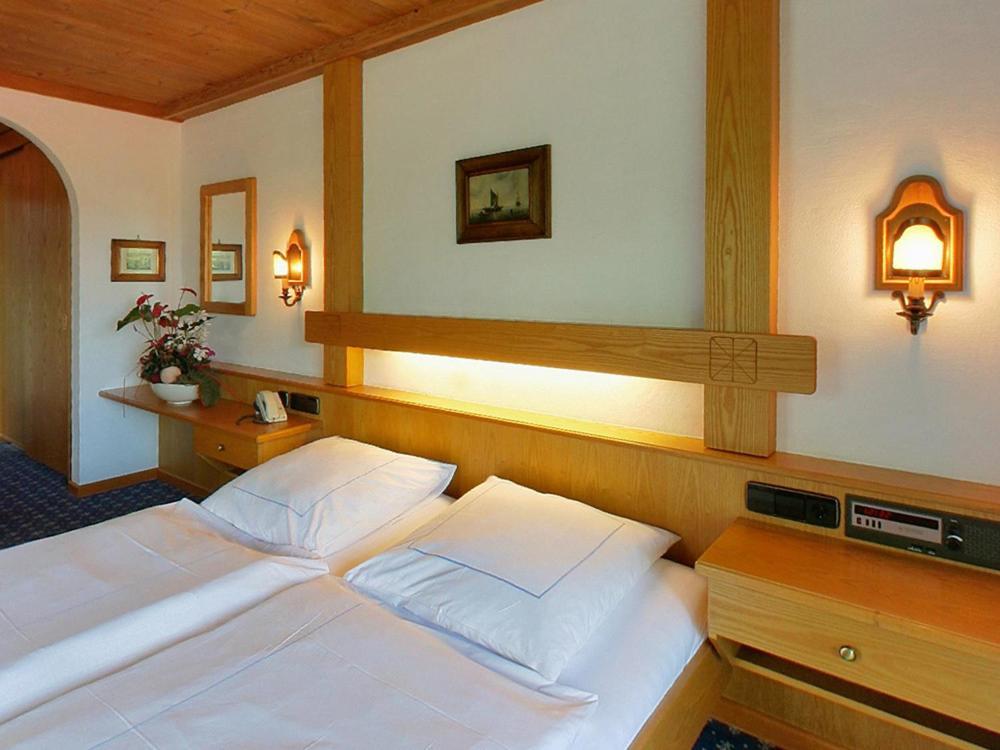 Hotel Alpina Hagnau Cameră foto